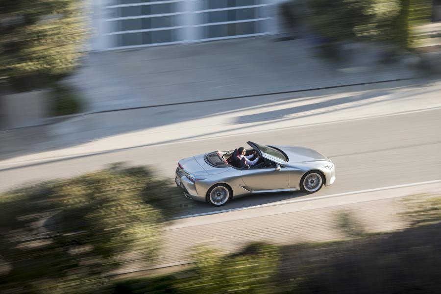  Lexus LC500 Convertible 2020 года  (NA) (фото 31 из 42)
